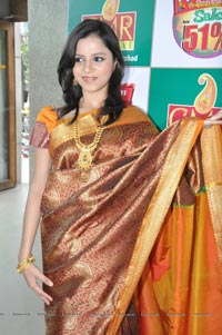 Hyderabad Model Himani Singh in Saree Photos