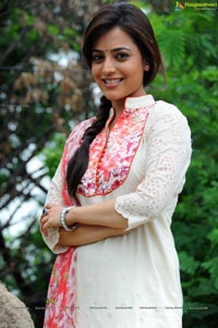 Kajal Agarwal Sister Photos