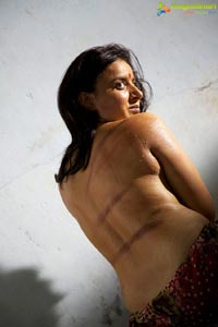 Pooja Gandhi goes Bold in Dandupalya Photos