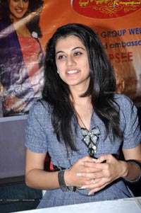 Taapsee in Gown Photos