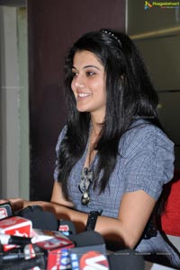 Taapsee in Gown Photos