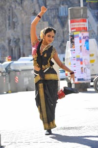 Amala Paul Bharatanatyam Stills