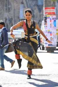 Amala Paul Bharatanatyam Stills