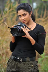 Download Amala Paul High Definition Stills