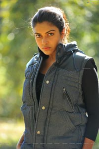 Download Amala Paul High Definition Stills