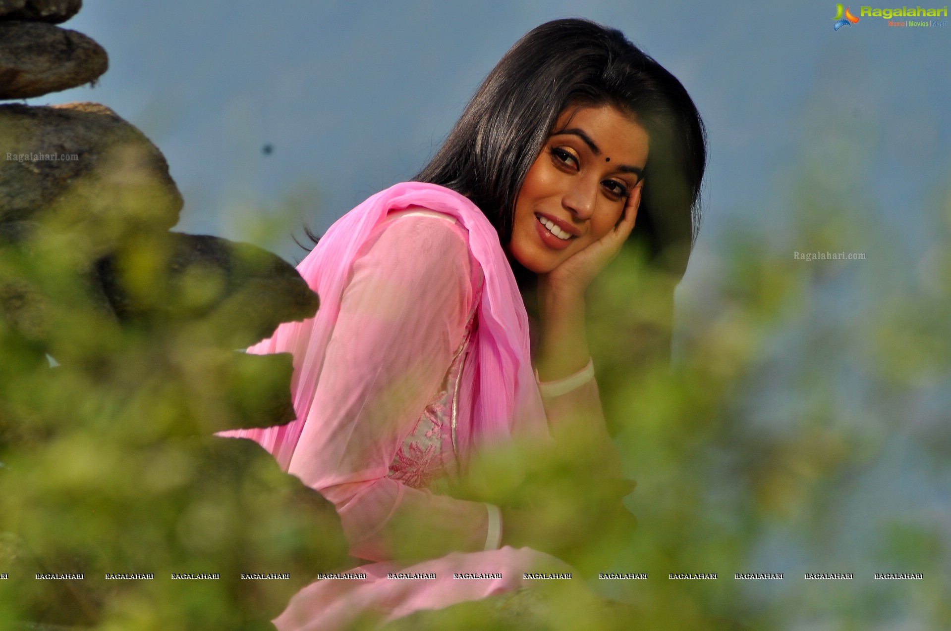 Poorna (High Definition)