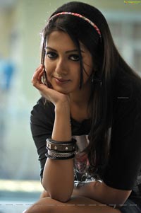 Iddarammayilatho Second Heroine Photos