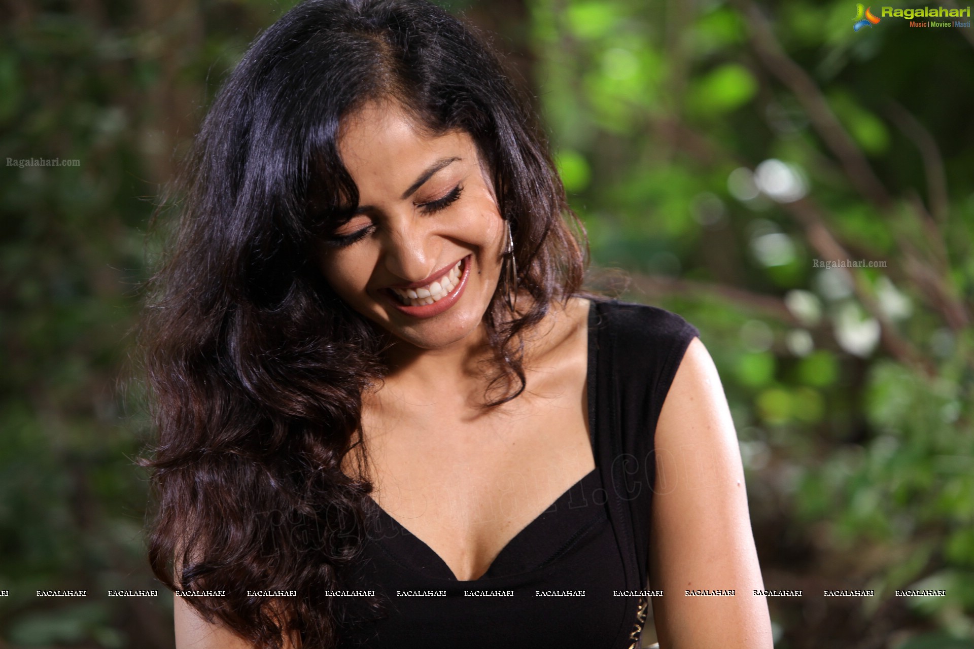 Madhavi Latha (High Definition)