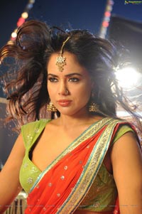 Sameera Reddy in Krishnam Vande Jagadgurum