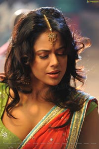 Sameera Reddy in Krishnam Vande Jagadgurum