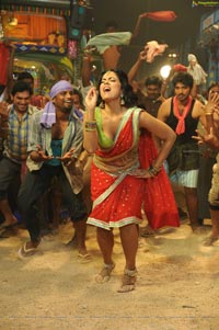 Sameera Reddy in Krishnam Vande Jagadgurum