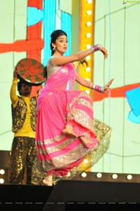 Shriya Saran at Music Mirchi Awards 2012