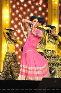 Shriya Saran at Music Mirchi Awards 2012