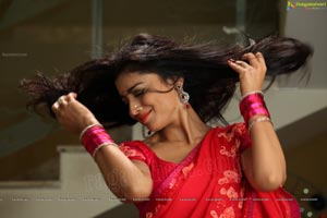 Hot Stills - Shriya Saran in Red Saree