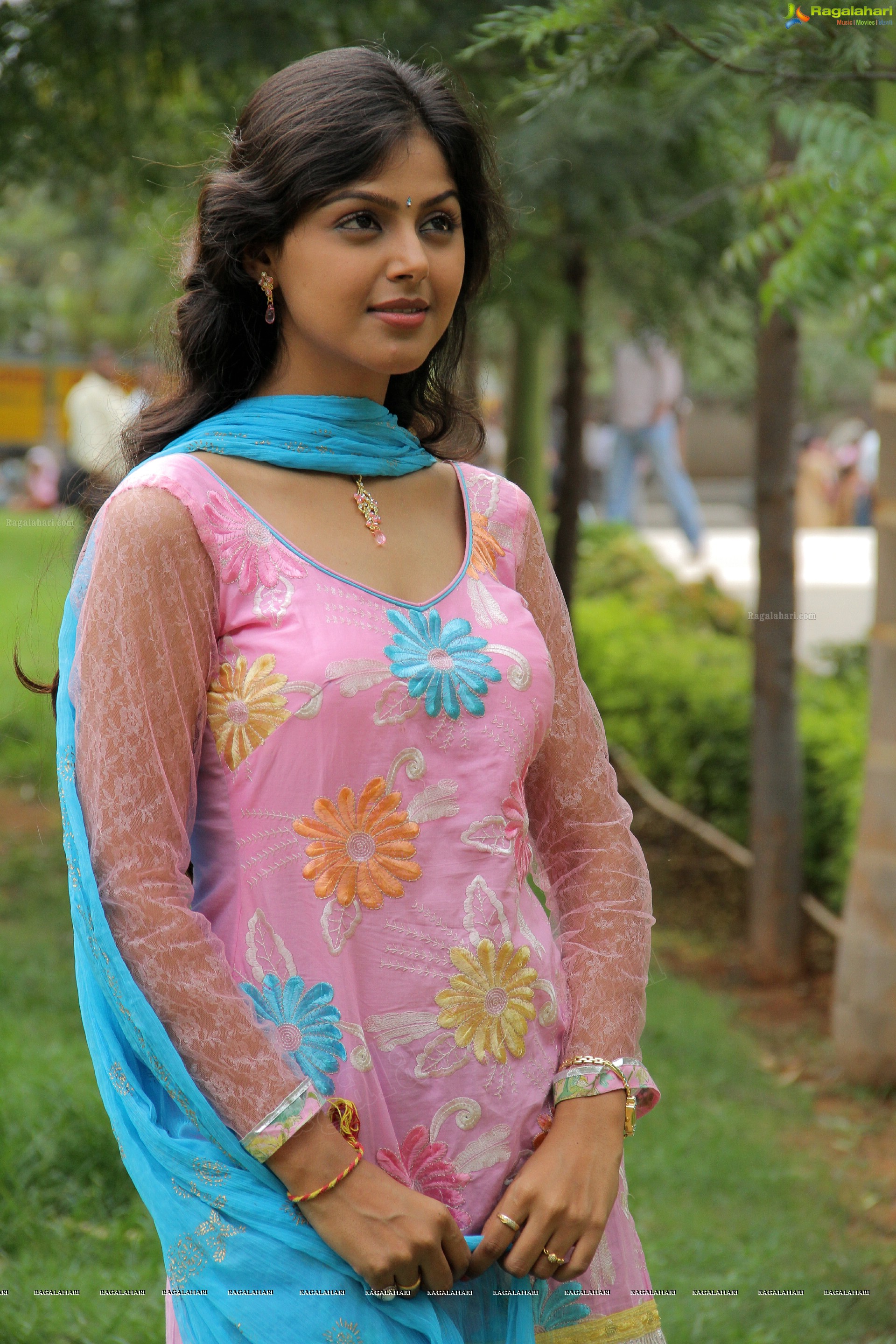 Monal Gajjar (High Definition)