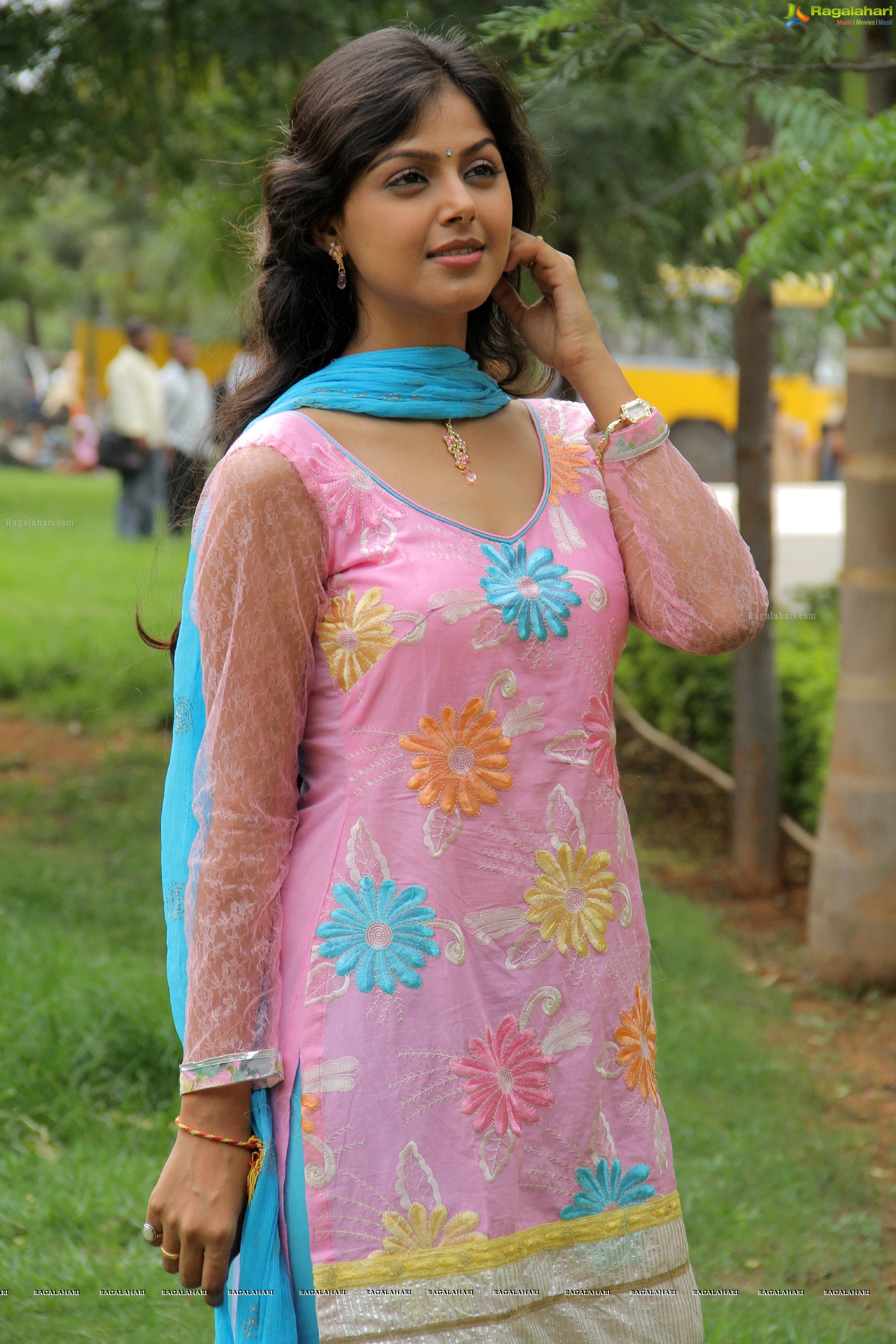 Monal Gajjar (High Definition)