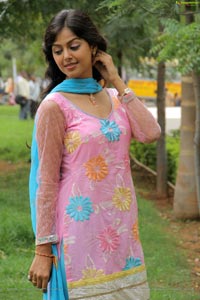 Telugu Heroine Monal Gajjar HD Pics