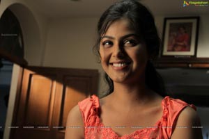 Telugu Heroine Monal Gajjar HD Pics