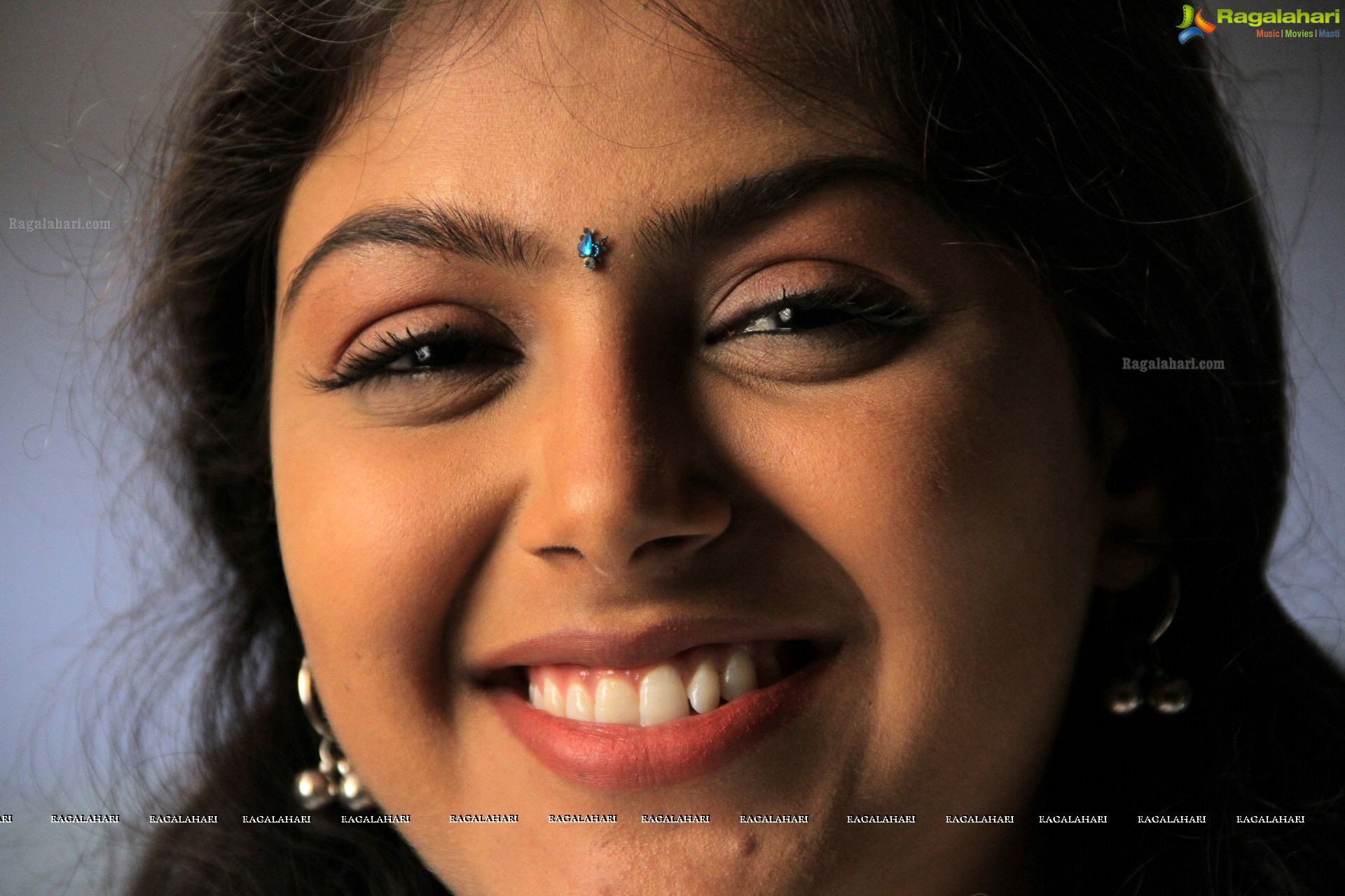 Monal Gajjar (High Definition)