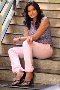 Amma Nanna Oorelithe Heroine Tanusha Cute Stills