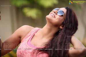 Annum Innum Ennum Heroine Tashu Kaushik Photos