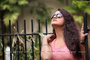 Annum Innum Ennum Heroine Tashu Kaushik Photos