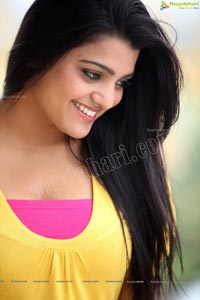 Bollywood Heroine Tashu Kaushik Exclusive Photos