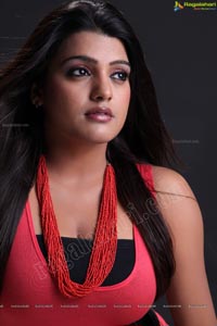 Pazhaya Vannarapettai Heroine Photos