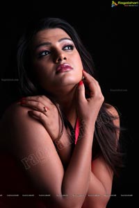 Tamil Actress Tashu Kaushik Photos
