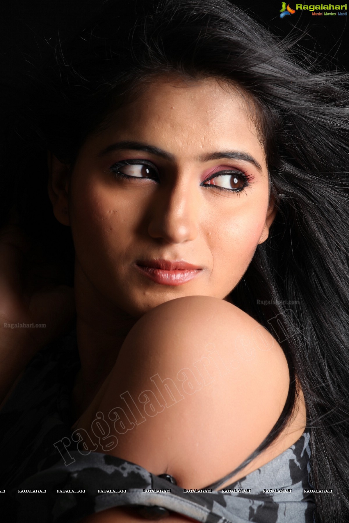 Tanusha (Exclusive)