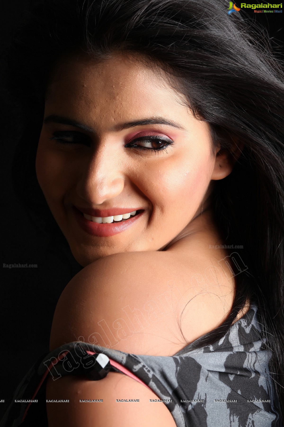 Tanusha (Exclusive)