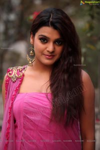 Telugu Heroine Tashu Kaushik Unseen Exclusive Photos