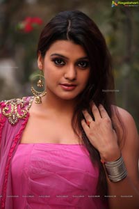 Telugu Heroine Tashu Kaushik Unseen Exclusive Photos