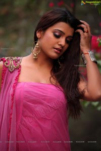 Telugu Heroine Tashu Kaushik Unseen Exclusive Photos