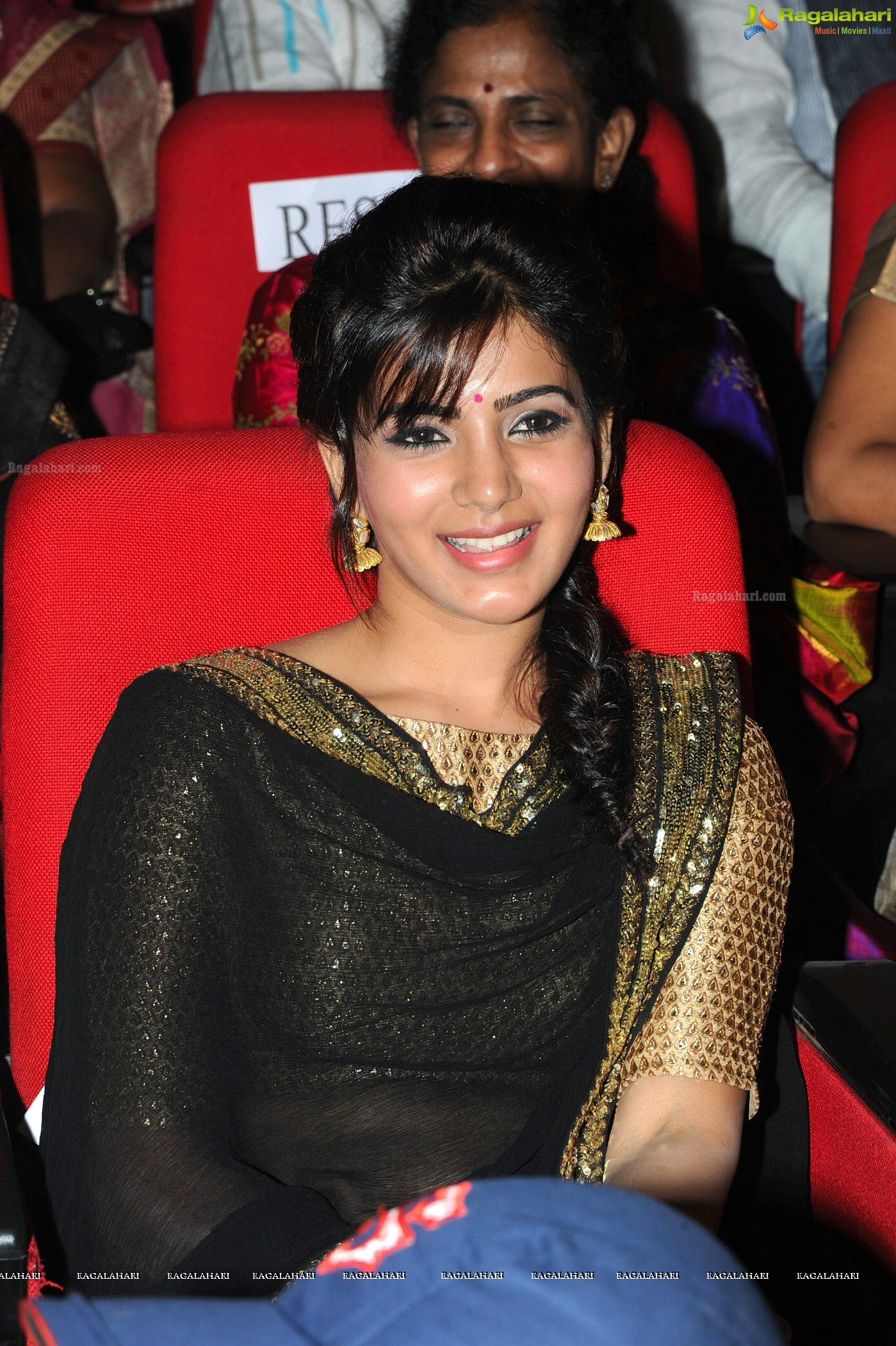 Samantha at Attharintiki Daaredhi Audio Release Function