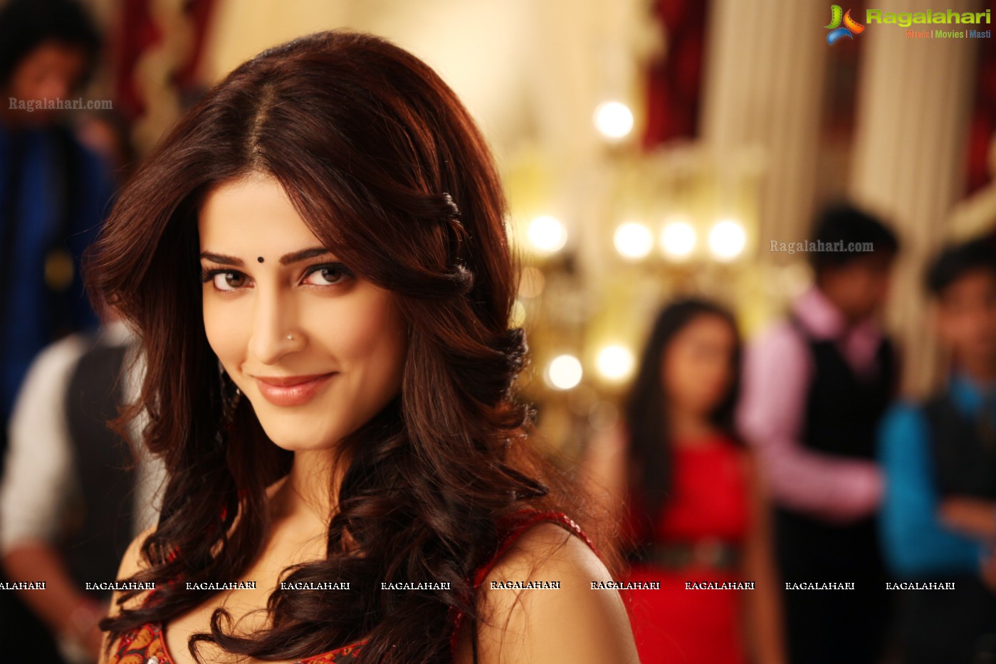 Shruti Haasan (Posters)