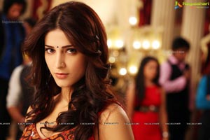 Shruti Haasan in Ramaiya Vastavaiya