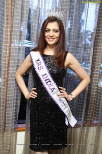 Mrs. India International 2013 Amita Piyush Motwani 