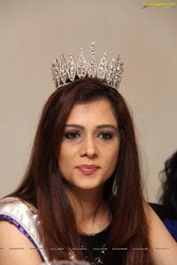 Mrs. India International 2013 Amita Piyush Motwani 
