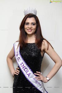 Mrs. India International 2013 Amita Piyush Motwani 