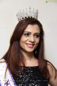 Mrs. India International 2013 Amita Piyush Motwani 