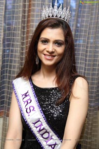 Mrs. India International 2013 Amita Piyush Motwani 