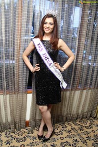 Mrs. India International 2013 Amita Piyush Motwani 