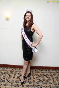 Mrs. India International 2013 Amita Piyush Motwani 