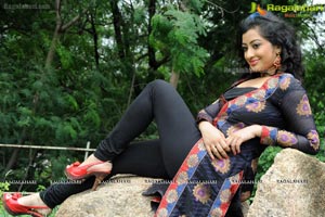 Heroine Tanishka Photo Gallery