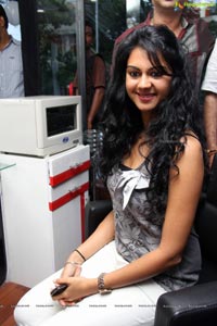 Kamana Jethmalani at Shades Family Beauty Shop