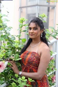 Tamil Actress Puvisha Manoharan Stills