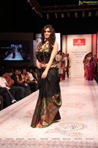 Kriti Kharbanda at Hyderabad Fashion Week 2013