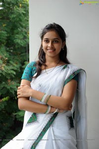 Mallela Teeramlo Sirimalle Puvvu Heroine c