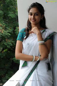 Mallela Teeramlo Sirimalle Puvvu Heroine c